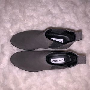 NWOT STEVE MADDEN SUEDE GREY BOOTIES